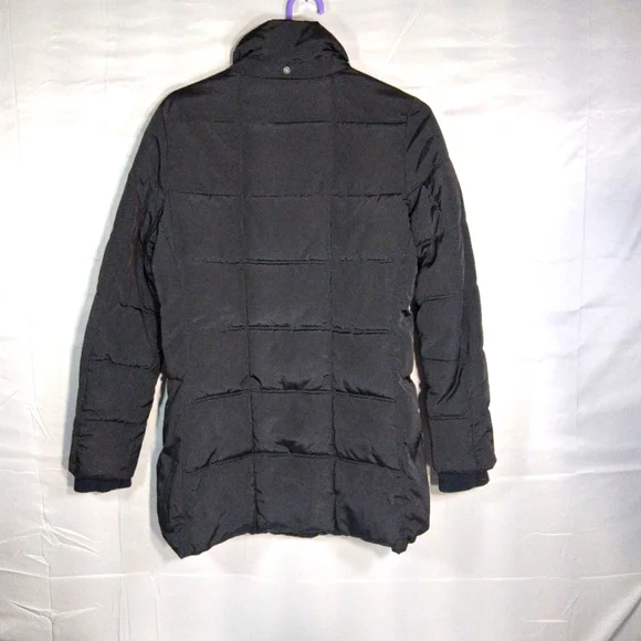 Men's Hilfiger Small Black/Burgundy Lined Full Zip and Button Down Puffer Jacket - Picture 4 of 12
